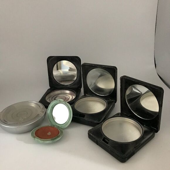 Lot of 5 empty compacts - Picture 1 of 3